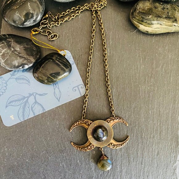 The Horned Goddess Necklace - Picture 4 of 8